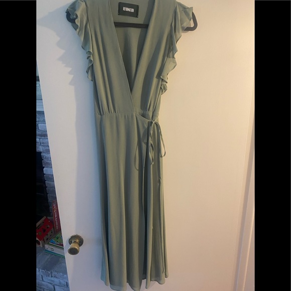 Reformation Women’s Light Green Wrap Midi length gorgeous dress! Small Petite - Picture 3 of 5
